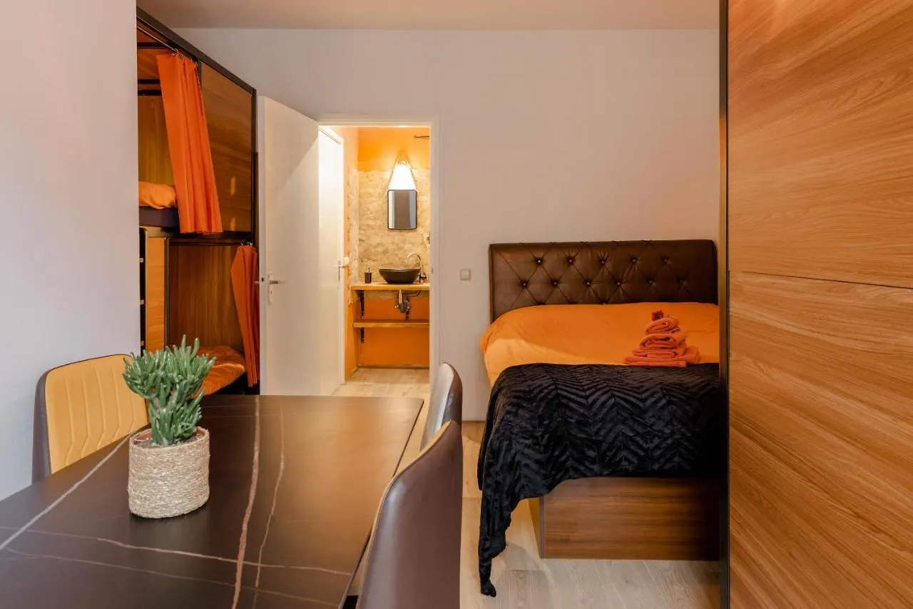 Recharge Hostel Rotterdam Netherlands
