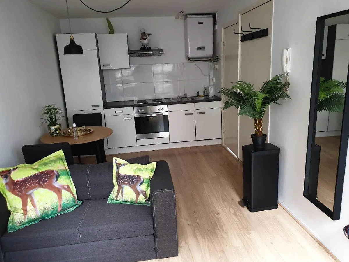 Recharge Hostel Rotterdam Netherlands